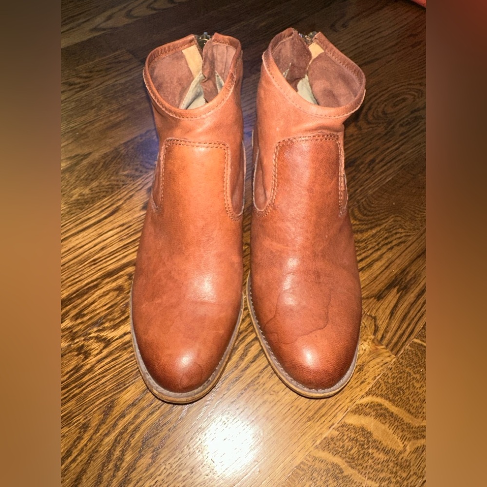 Sofft Sisley Bootie - Size 8 - PLEASE SEE LAST PHOTO - Picture 4 of 7